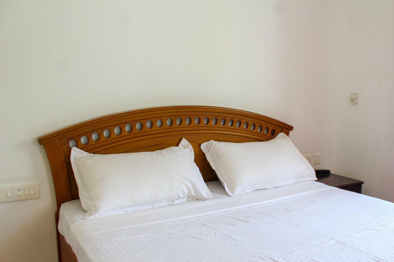Magic Land Resorts Athirapally Irinjalakuda Ngoại thất bức ảnh